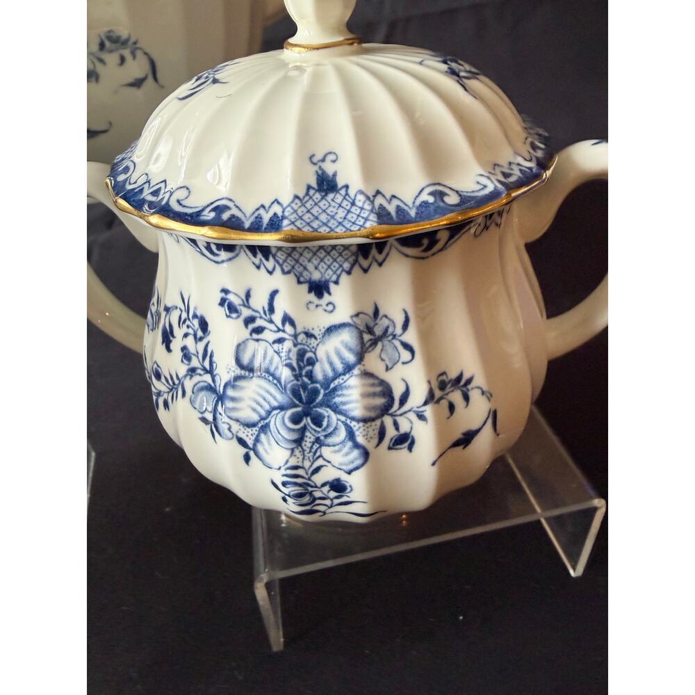 Royal Worcester Mansfield Blue & White Tea Set  Teapot, Creamer & Sugar  England - Picture 2 of 8